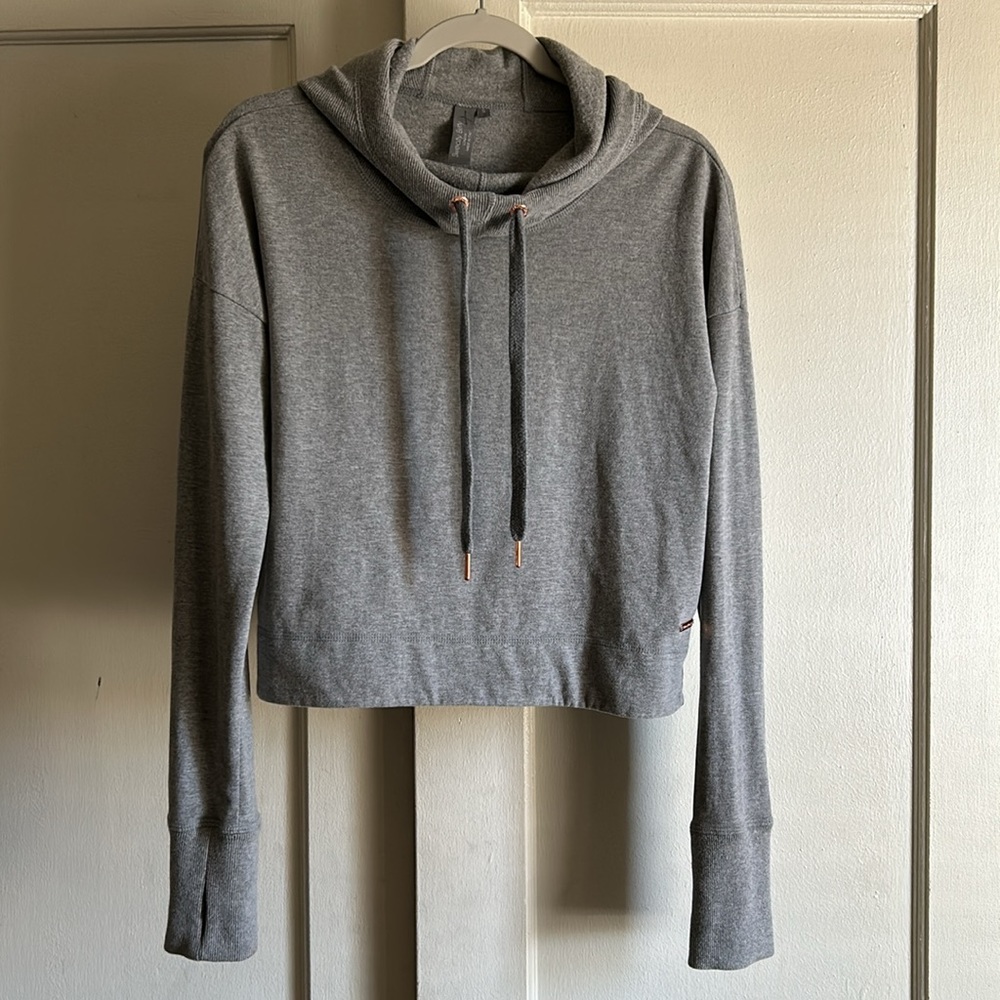 Sweaty Betty Escape Luxe Cropped Hoodie Gray with Rose Gold accents ~ EUC